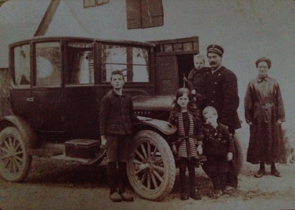 Maren, Peder w Richardt,Adele,Robert and Willy